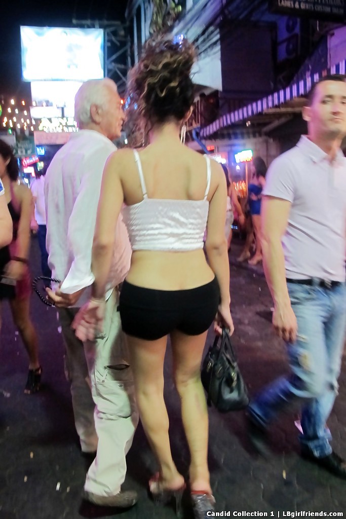 Sensual Asian Transexuals Walking Public Streets Looking For Sex Dates